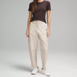 Lululemon Light Utilitech Cargo Pocket High-Rise Pant | Size 29 | EUC